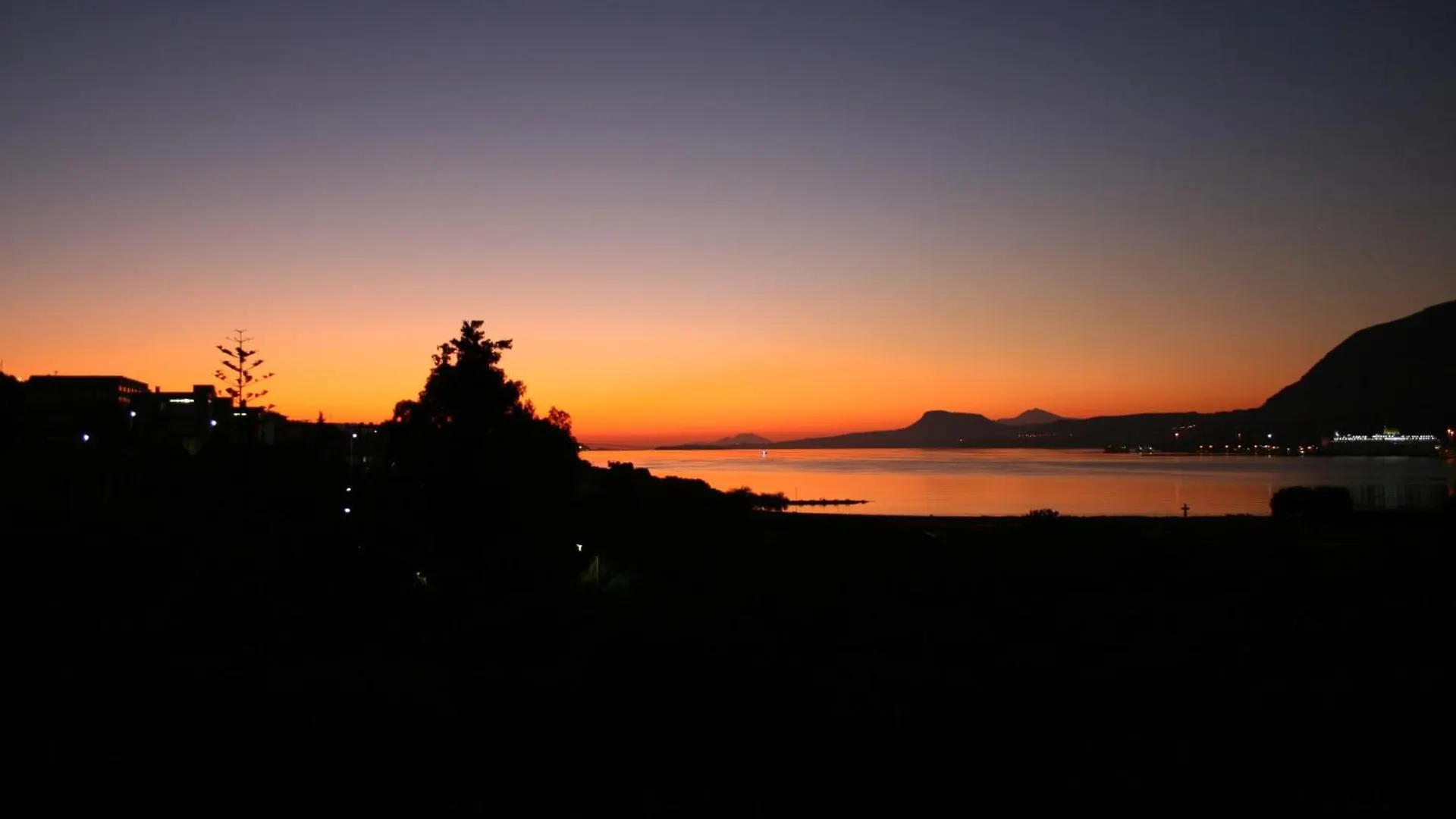 Apartment Penthhouse Studio Next To The Beach Souda
